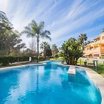 Cubo's Cabopino * Marbella