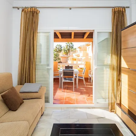Apartamento Cubo's Cabopino Marbella