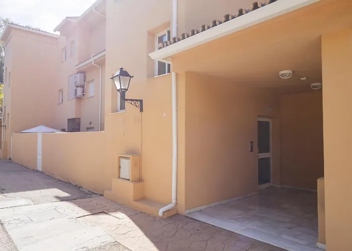 Cubo's Cabopino * Marbella