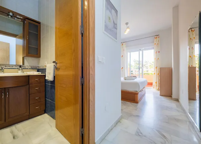 Apartamento Cubo's Cabopino Marbella