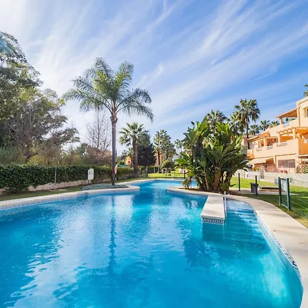 Cubo's Cabopino * Marbella